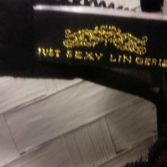 Plus Size Short Gown - Picture 5 of 9